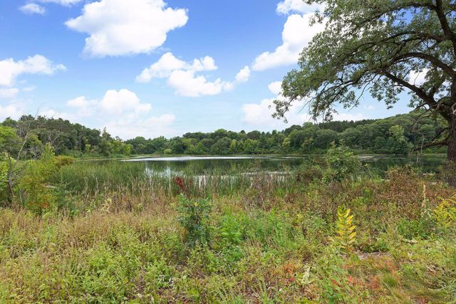 9498 Hamlet Avenue S, Cottage Grove, MN 55016