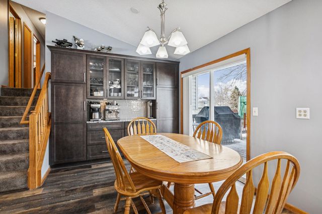 9498 Hamlet Avenue S, Cottage Grove, MN 55016