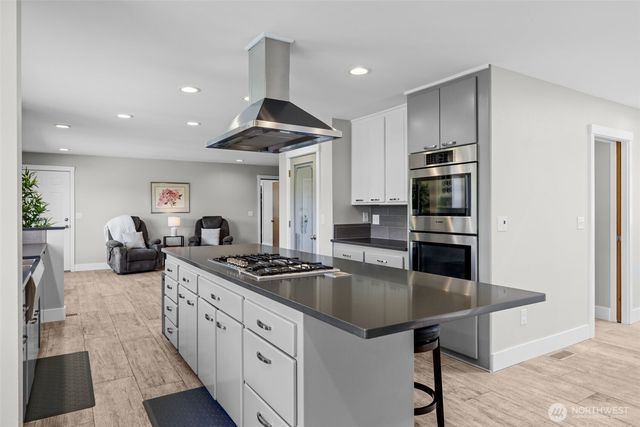 16231 Valhalla Drive, Bothell, WA 98011
