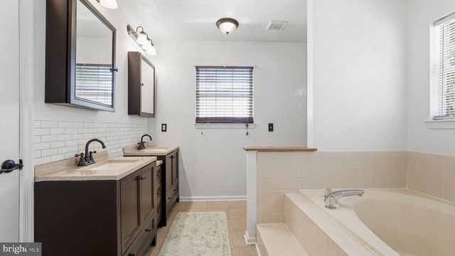 70 SAINT ROBERTS DR, Stafford, VA 22556