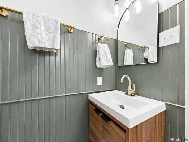 995 Zinnia Street, Golden, CO 80401