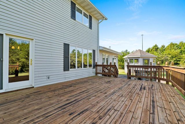 212 APPLE BLOSSOM LANE, Manitowoc, WI 54220