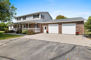 212 APPLE BLOSSOM LANE, Manitowoc, WI 54220