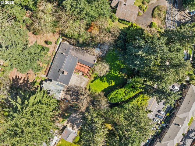 8401 Sw CANYON Ln, Portland, OR 97225