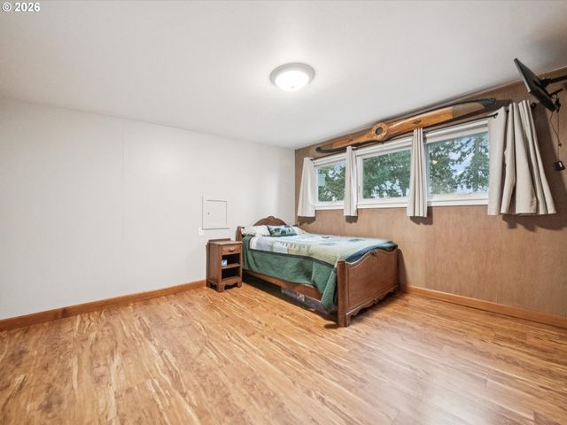 8401 Sw CANYON Ln, Portland, OR 97225