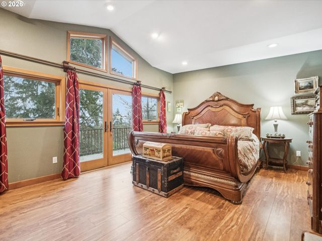 8401 Sw CANYON Ln, Portland, OR 97225