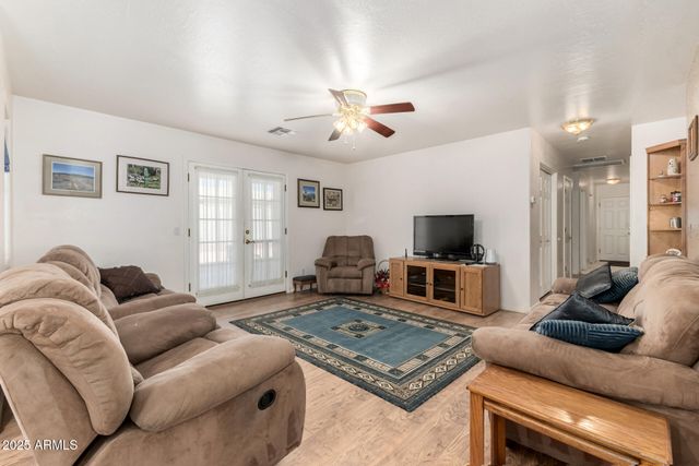 30 E 14TH Avenue, Apache Junction, AZ 85119