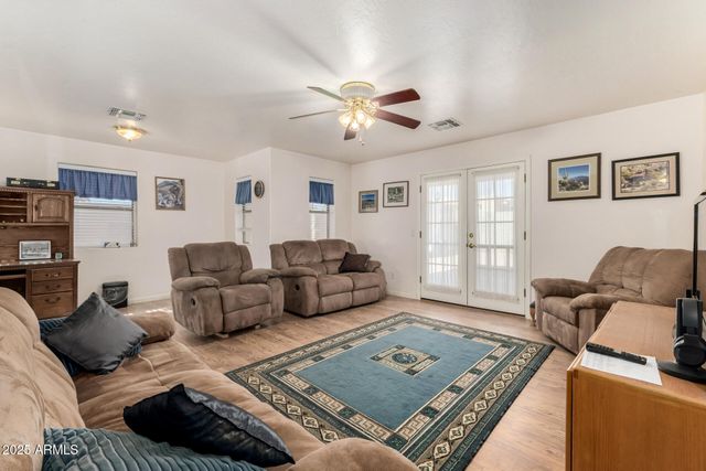 30 E 14TH Avenue, Apache Junction, AZ 85119