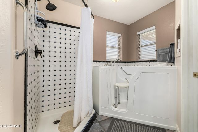 30 E 14TH Avenue, Apache Junction, AZ 85119