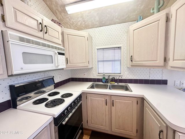 155 S LIMESTONE Drive, Apache Junction, AZ 85119