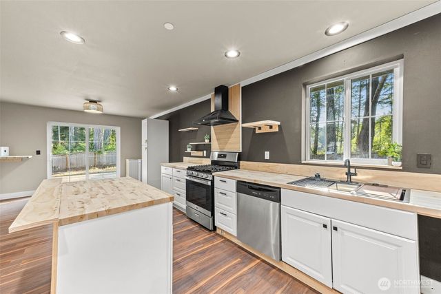 19716 20th Street SW, Lakebay, WA 98349