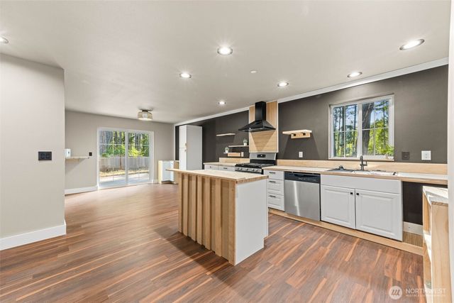 19716 20th Street SW, Lakebay, WA 98349