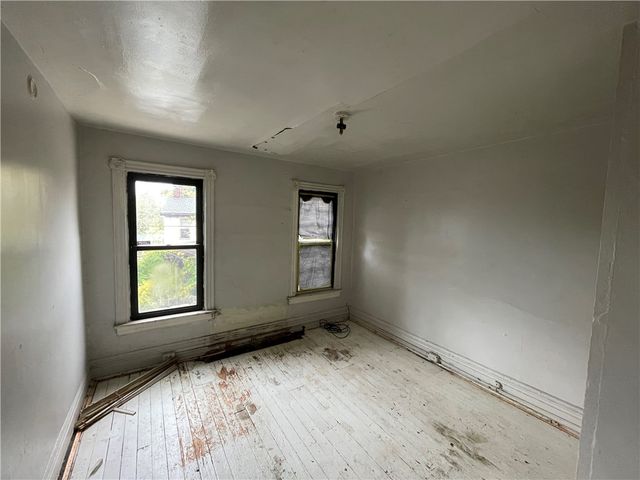 712.5 Penn St, N Braddock, PA 15104