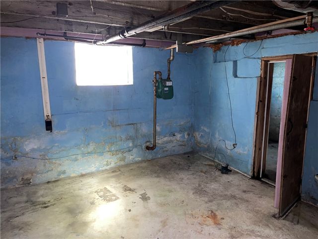 712.5 Penn St, N Braddock, PA 15104