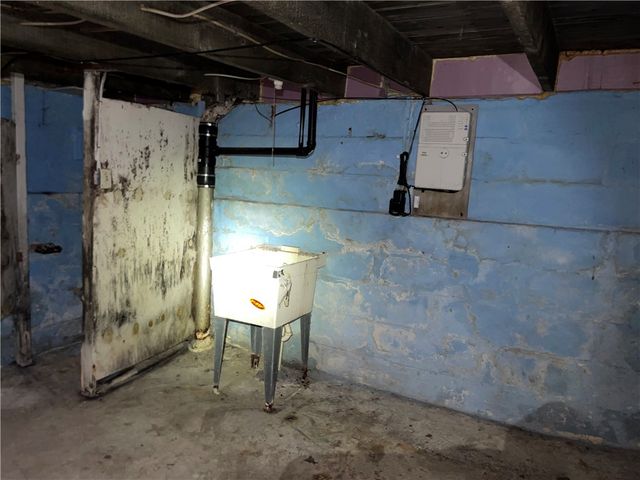 712.5 Penn St, N Braddock, PA 15104