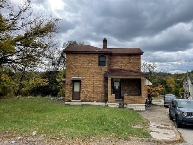 712.5 Penn St, N Braddock, PA 15104