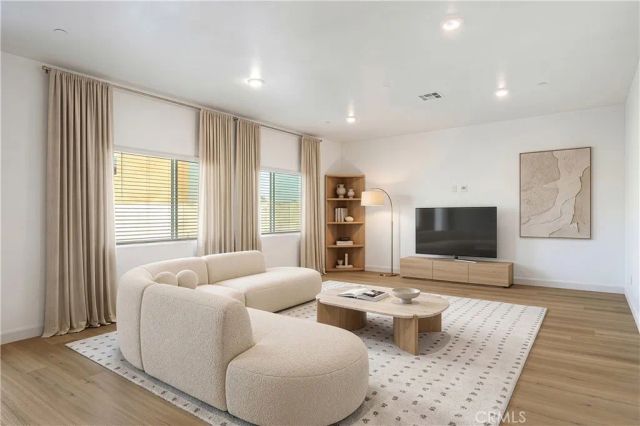 28390 Cats Claw Drive, Winchester, CA 92596