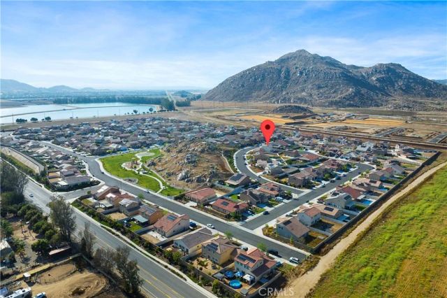 28390 Cats Claw Drive, Winchester, CA 92596