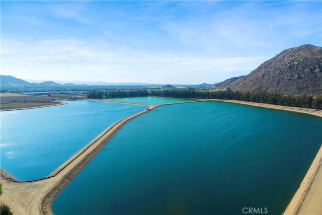 28390 Cats Claw Drive, Winchester, CA 92596