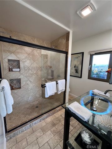 6960 Pacific View Drive, Los Angeles, CA 90068
