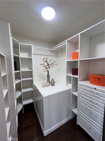 6960 Pacific View Drive, Los Angeles, CA 90068