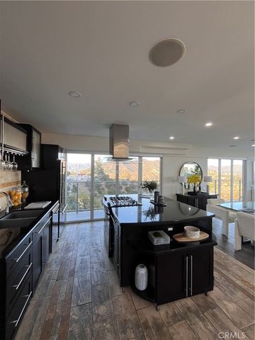 6960 Pacific View Drive, Los Angeles, CA 90068