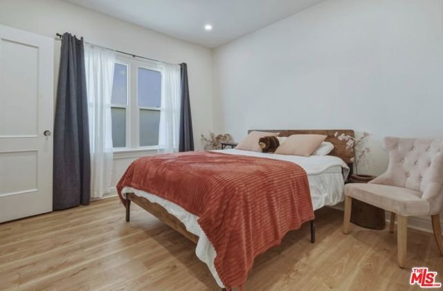 653 N West Knoll Drive, West Hollywood, CA 90069