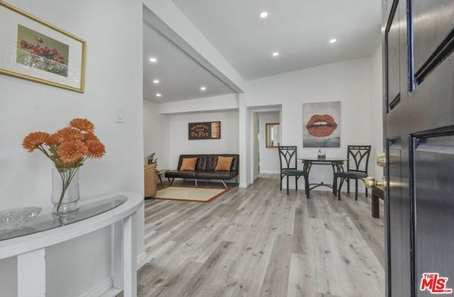 653 N West Knoll Drive, West Hollywood, CA 90069