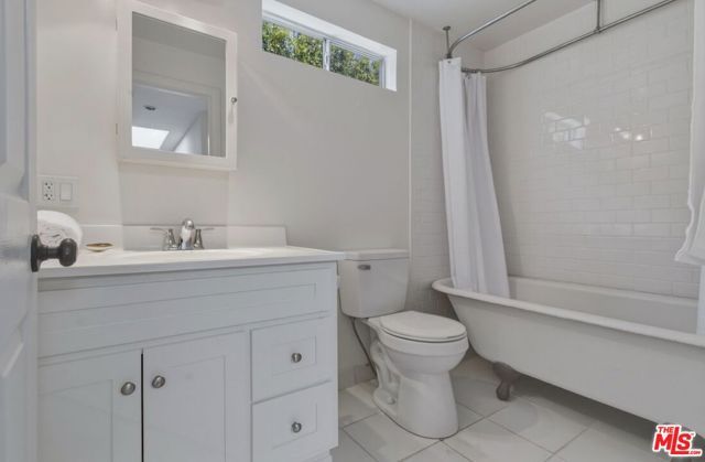 653 N West Knoll Drive, West Hollywood, CA 90069