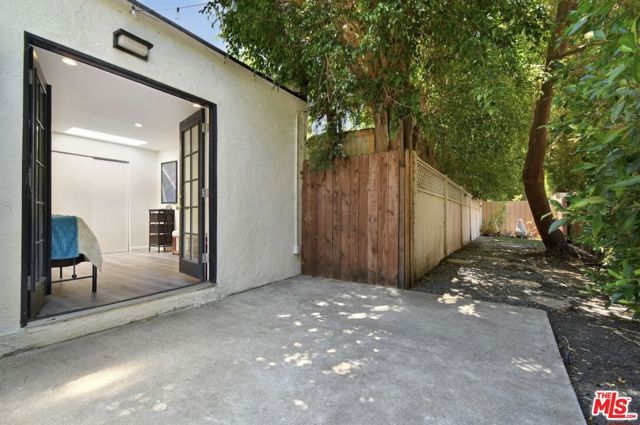 653 N West Knoll Drive, West Hollywood, CA 90069