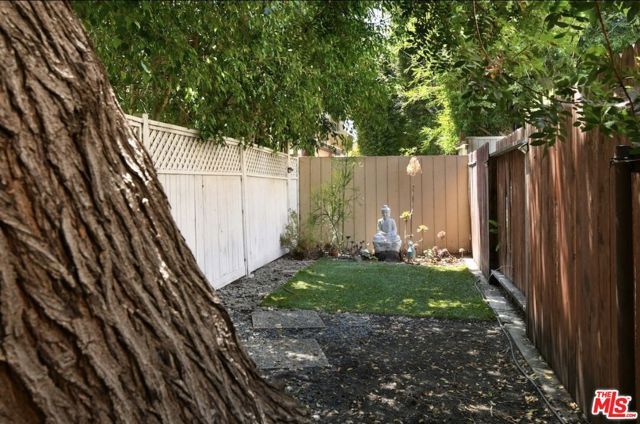 653 N West Knoll Drive, West Hollywood, CA 90069