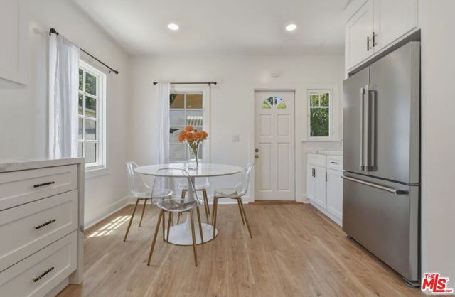 653 N West Knoll Drive, West Hollywood, CA 90069