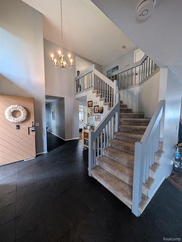 2509 Munster Road, Rochester Hills, MI 48309