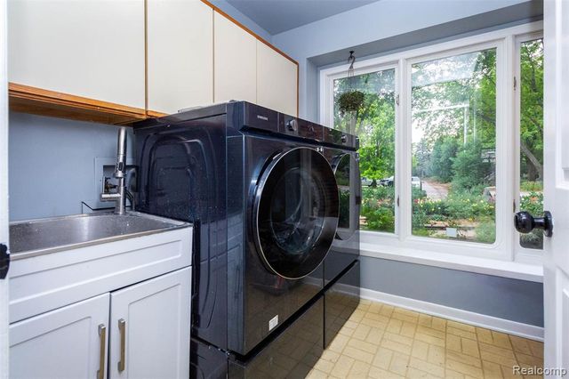 2509 Munster Road, Rochester Hills, MI 48309