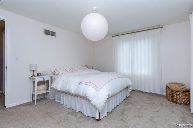2509 Munster Road, Rochester Hills, MI 48309