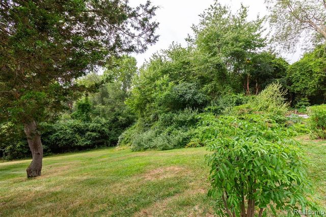 2509 Munster Road, Rochester Hills, MI 48309