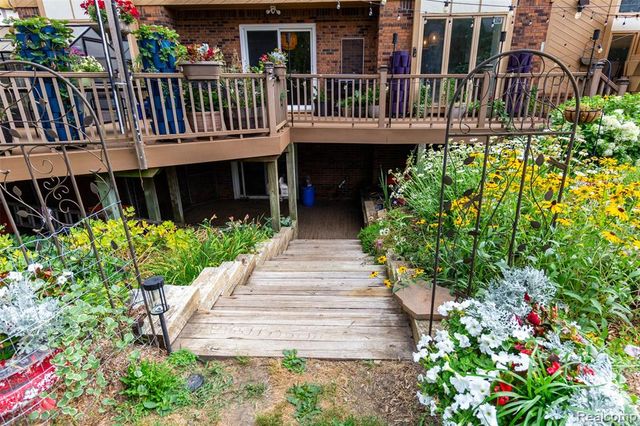 2509 Munster Road, Rochester Hills, MI 48309