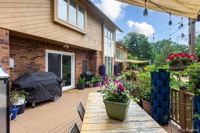 2509 Munster Road, Rochester Hills, MI 48309