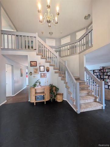 2509 Munster Road, Rochester Hills, MI 48309
