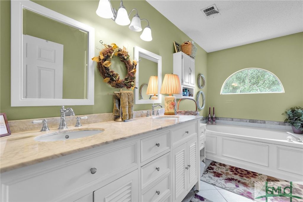 Image 24 of property listing at 131 Summer Winds Drive, Savannah, GA 31410