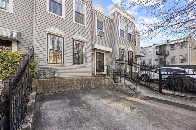 972 E 178th St B, Bronx, NY 10460