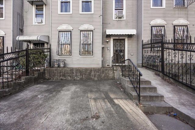 972 E 178th St B, Bronx, NY 10460