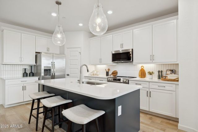 32688 N SMOKE VIEW Trail, Peoria, AZ 85383