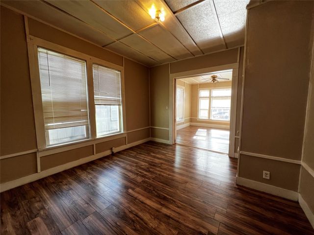 817 W Owing Street, Denison, TX 75020