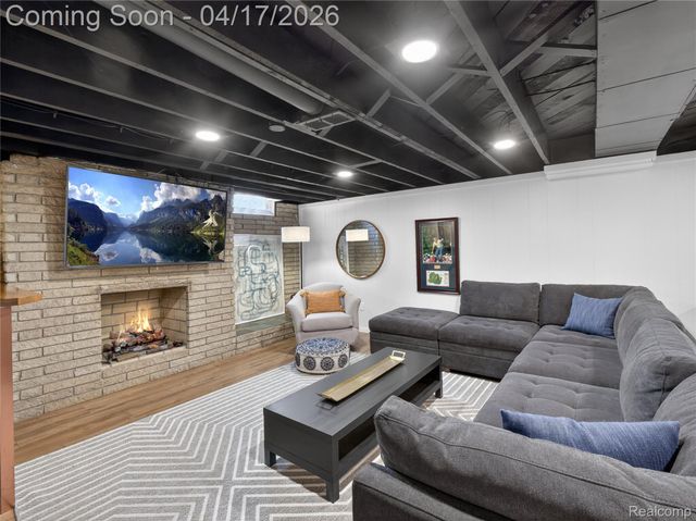 29168 Meadowlark Street, Livonia, MI 48154