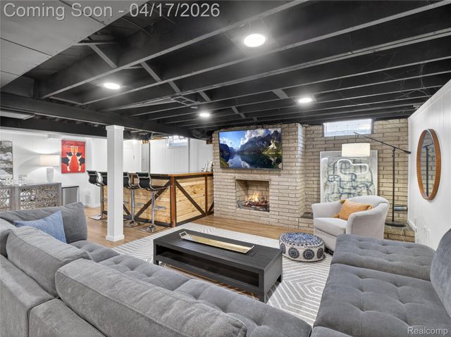 29168 Meadowlark Street, Livonia, MI 48154