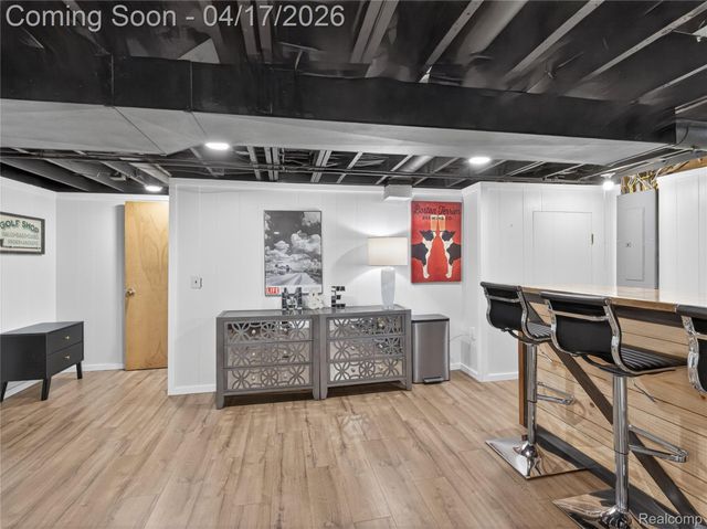 29168 Meadowlark Street, Livonia, MI 48154