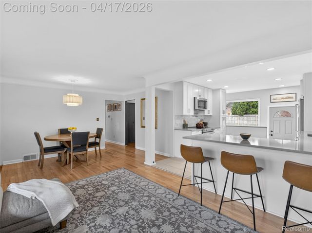 29168 Meadowlark Street, Livonia, MI 48154