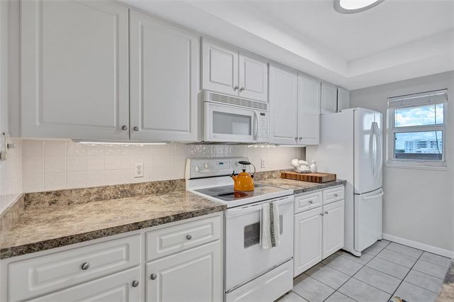 6140 MIDNIGHT PASS ROAD 603, Sarasota, FL 34242