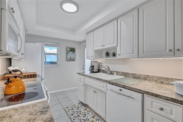 6140 MIDNIGHT PASS ROAD 603, Sarasota, FL 34242